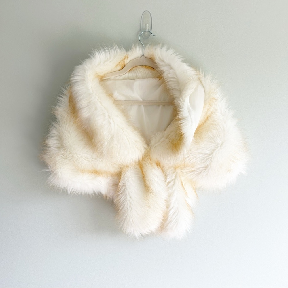 Elegant Cream Faux Fur Women's Jacket